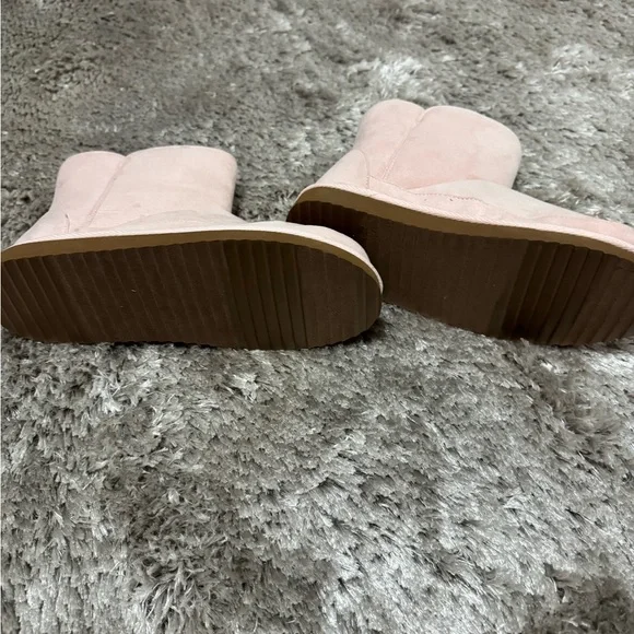 Old Navy Light Pink Winter Boots - Picture 5 of 8